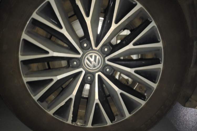 Used Volkswagen Sagitar 2020 280TSI DSG Comfort Version China VI Standard Right Front Wheel Hub