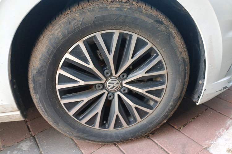 Used Volkswagen Sagitar 2020 280TSI DSG Comfort Version China VI Standard Right Front Wheel Hub