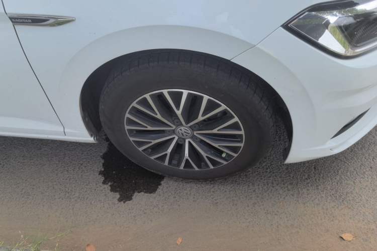 Used Volkswagen Sagitar 2020 200TSI DSG Fashion Edition China VI Standard Right Front Wheel Hub