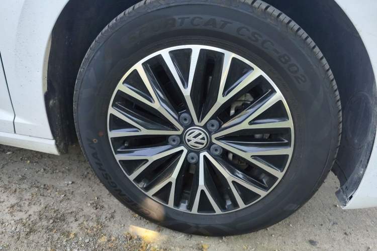 Used Volkswagen Sagitar 2020 280TSI DSG Comfort Version China VI Standard Right Front Wheel Hub