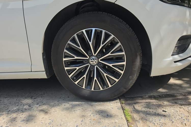 Used Volkswagen Sagitar 2020 280TSI DSG Comfort Version China VI Standard Right Front Wheel Hub