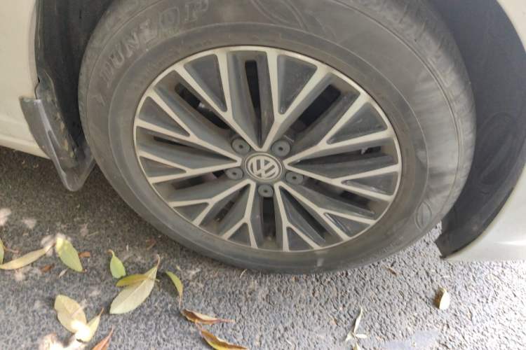 Used Volkswagen Sagitar 2020 280TSI DSG Comfort Version China VI Standard Right Front Wheel Hub