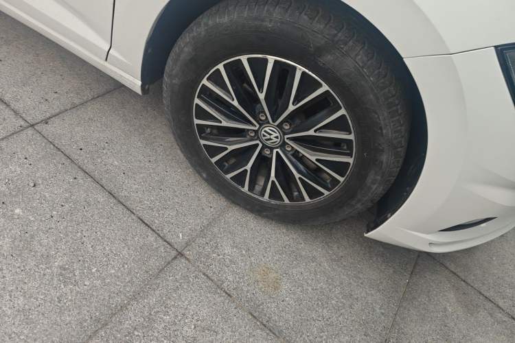 Used Volkswagen Sagitar 2020 280TSI DSG Comfort Version China VI Standard Right Front Wheel Hub
