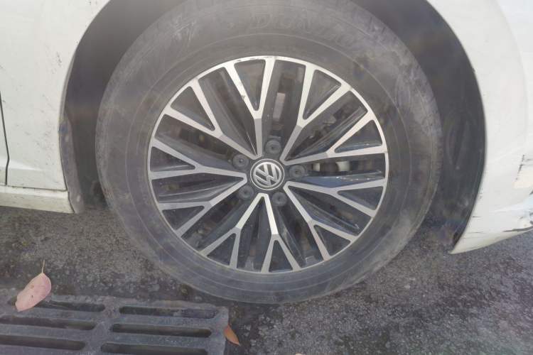 Used Volkswagen Sagitar 2020 280TSI DSG Comfort Version China VI Standard Right Front Wheel Hub