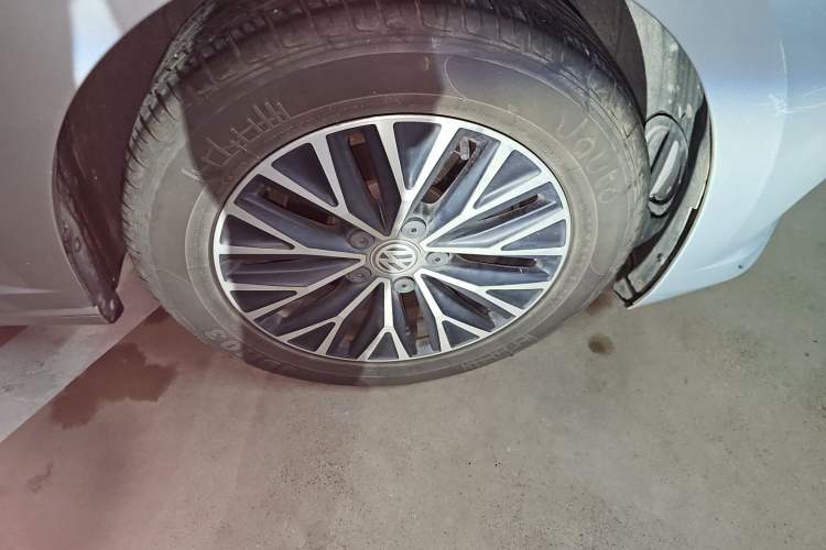 Used Volkswagen Sagitar 2020 280TSI DSG Comfort Version China VI Standard Right Front Wheel Hub