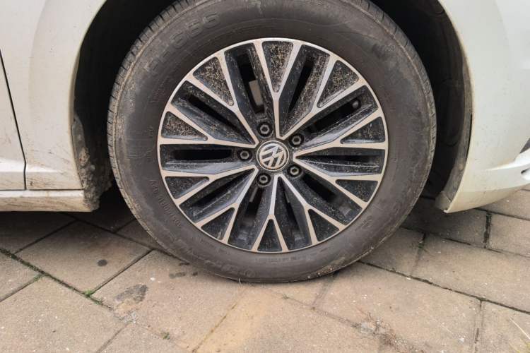 Used Volkswagen Sagitar 2020 280TSI DSG Comfort Version China VI Standard Right Front Wheel Hub
