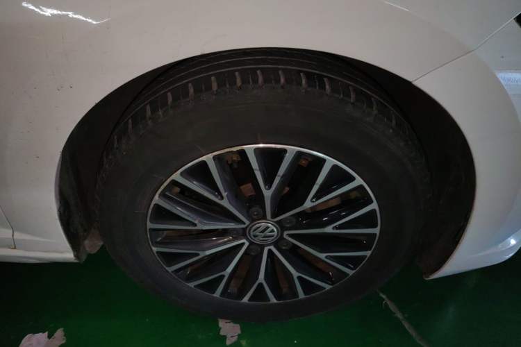 Used Volkswagen Sagitar 2020 280TSI DSG Comfort Version China VI Standard Right Front Wheel Hub