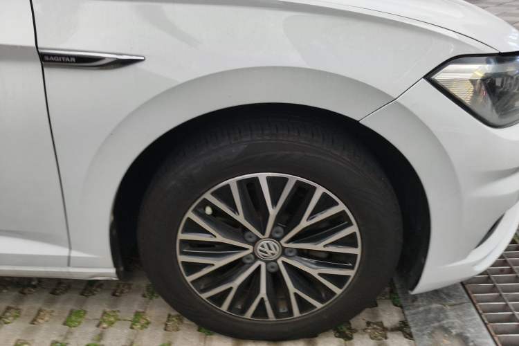 Used Volkswagen Sagitar 2020 280TSI DSG Comfort Version China VI Standard Right Front Wheel Hub