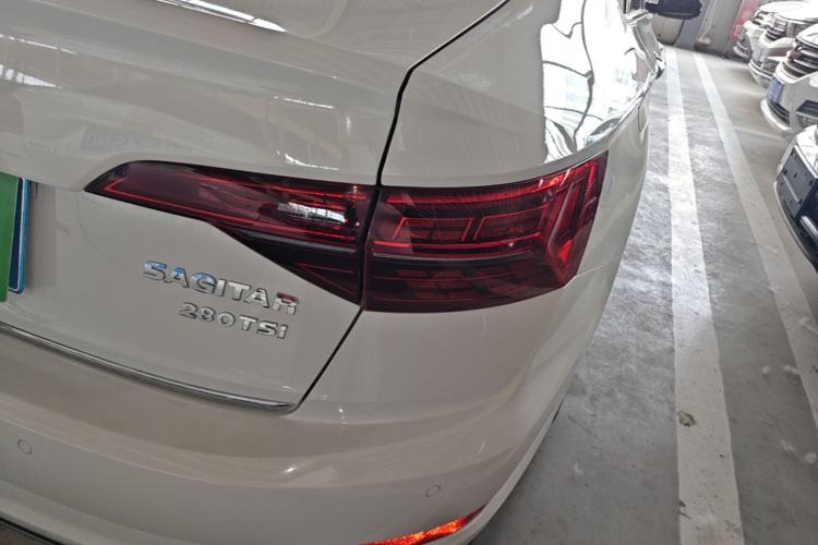 Used Volkswagen Sagitar 2020 280TSI DSG Luxury Version China VI Standard Right Rear Taillight