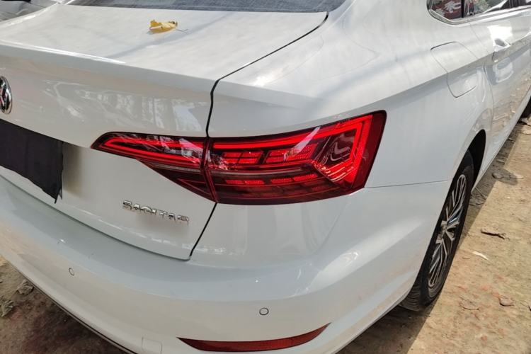 Used Volkswagen Sagitar 2020 200TSI DSG Comfort Version China VI Standard Right Rear Taillight