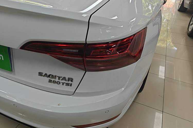 Used Volkswagen Sagitar 2020 280TSI DSG Comfort Version China VI Standard Right Rear Taillight