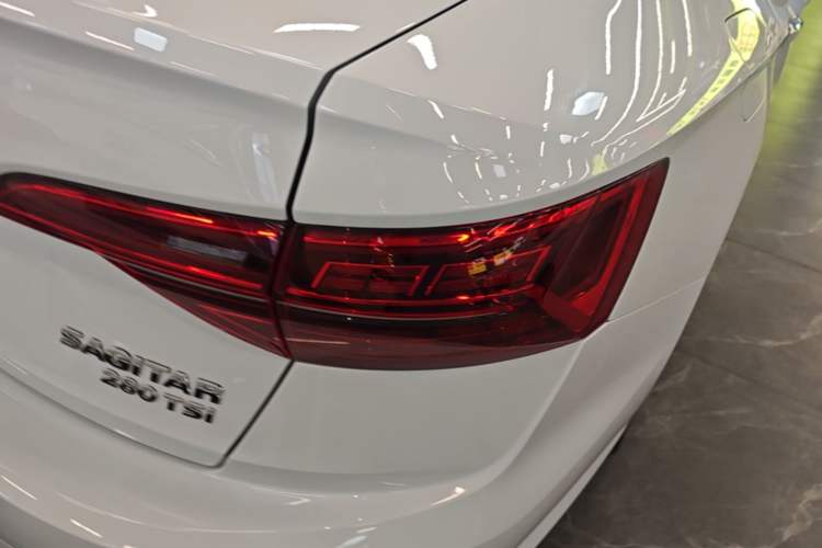 Used Volkswagen Sagitar 2020 280TSI DSG Comfort Version China VI Standard Right Rear Taillight