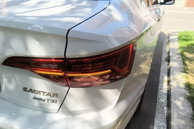 Used Volkswagen Sagitar 2020 280TSI DSG Comfort Version China VI Standard Right Rear Taillight