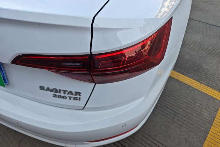 Used Volkswagen Sagitar 2020 280TSI DSG Comfort Version China VI Standard Right Rear Taillight