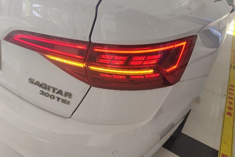Used Volkswagen Sagitar 2020 200TSI DSG Comfort Version China VI Standard Right Rear Taillight
