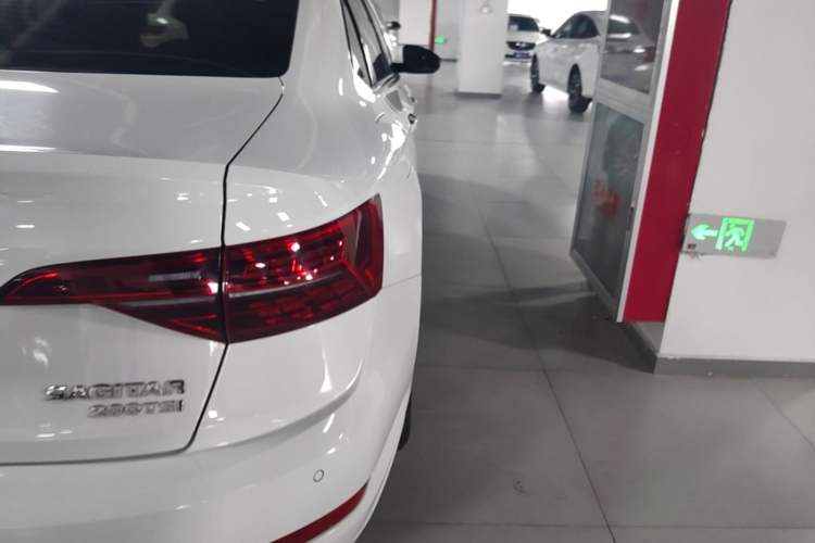 Used Volkswagen Sagitar 2020 200TSI DSG Comfort Version China VI Standard Right Rear Taillight