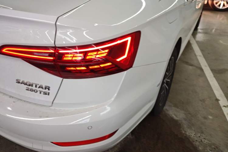 Used Volkswagen Sagitar 2020 280TSI DSG Comfort Version China VI Standard Right Rear Taillight