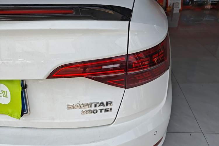 Used Volkswagen Sagitar 2020 280TSI DSG Comfort Version China VI Standard Right Rear Taillight