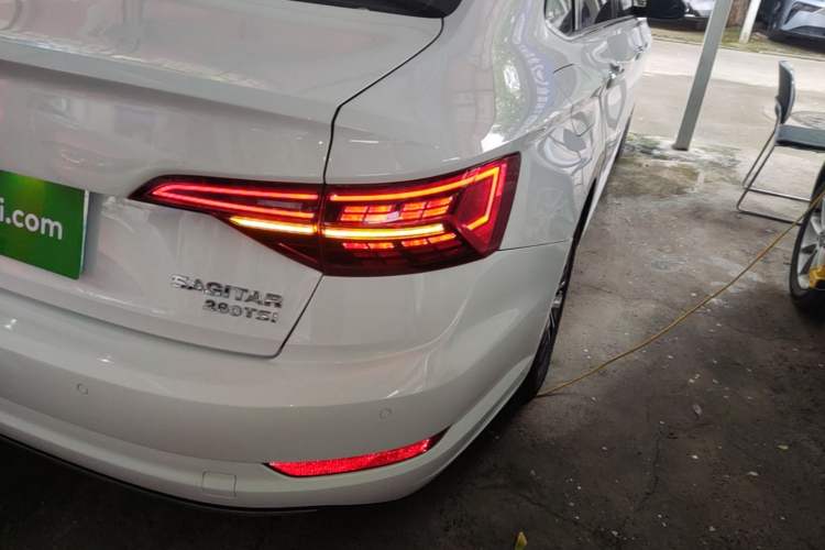 Used Volkswagen Sagitar 2020 280TSI DSG Comfort Version China VI Standard Right Rear Taillight