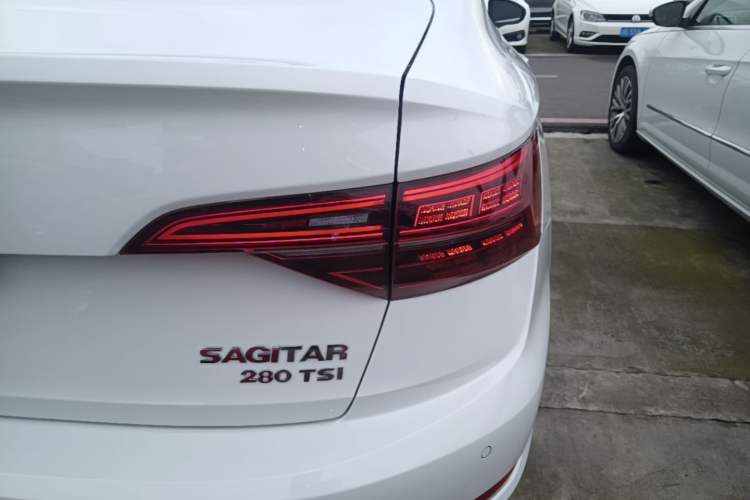 Used Volkswagen Sagitar 2020 280TSI DSG Comfort Version China VI Standard Right Rear Taillight