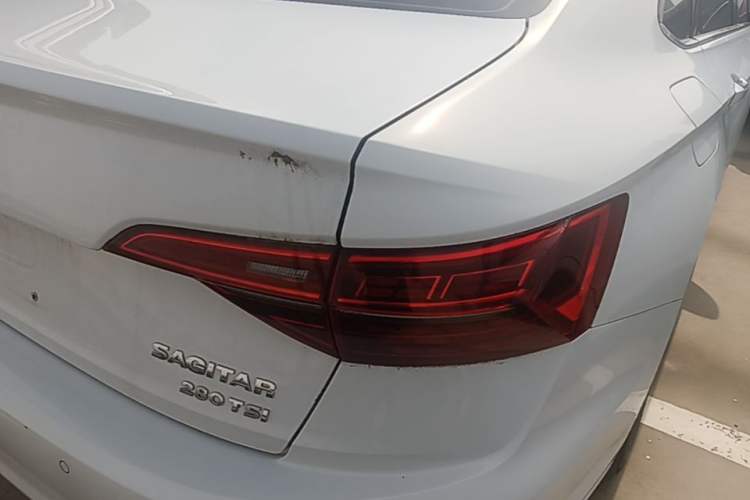 Used Volkswagen Sagitar 2020 280TSI DSG Comfort Version China VI Standard Right Rear Taillight