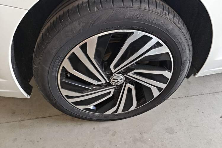 Used Volkswagen Sagitar 2020 280TSI DSG Luxury Version China VI Standard Right Rear Wheel Hub