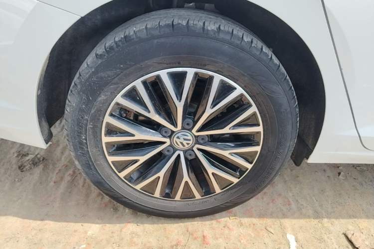 Used Volkswagen Sagitar 2020 200TSI DSG Comfort Version China VI Standard Right Rear Wheel Hub