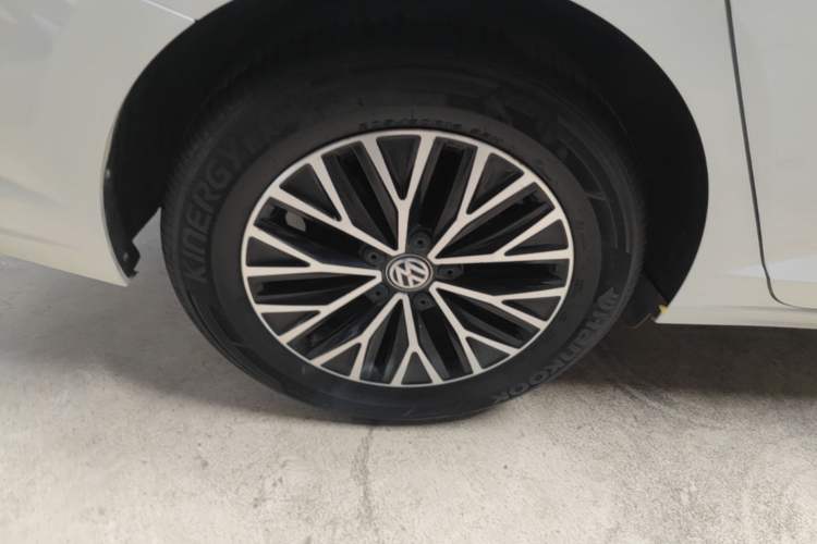 Used Volkswagen Sagitar 2020 280TSI DSG Comfort Version China VI Standard Right Rear Wheel Hub
