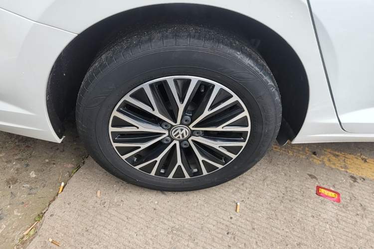 Used Volkswagen Sagitar 2020 280TSI DSG Comfort Version China VI Standard Right Rear Wheel Hub
