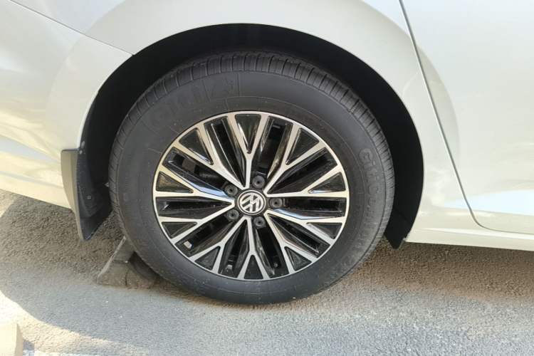 Used Volkswagen Sagitar 2020 280TSI DSG Comfort Version China VI Standard Right Rear Wheel Hub
