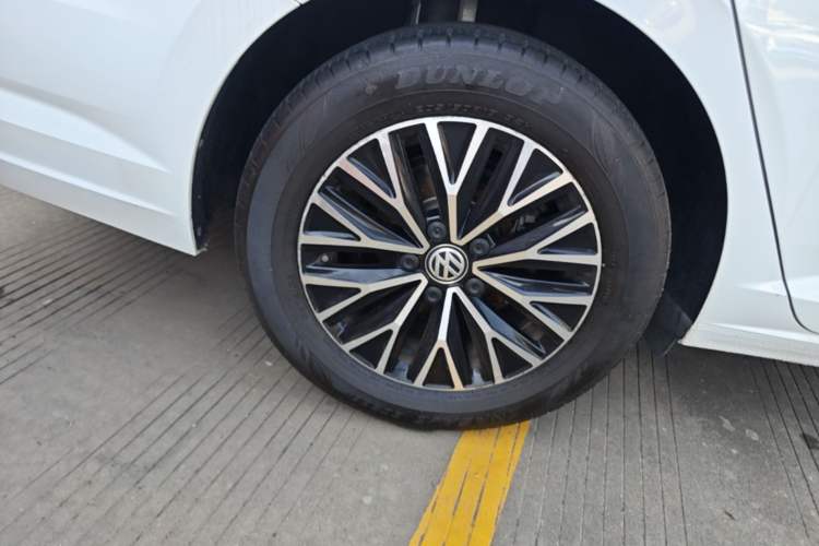 Used Volkswagen Sagitar 2020 280TSI DSG Comfort Version China VI Standard Right Rear Wheel Hub