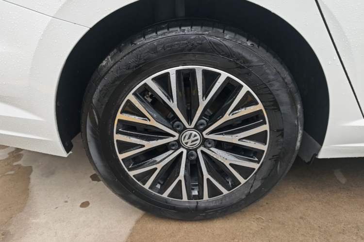 Used Volkswagen Sagitar 2020 280TSI DSG Comfort Version China VI Standard Right Rear Wheel Hub