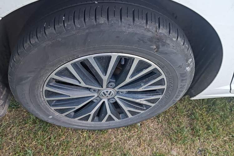 Used Volkswagen Sagitar 2020 200TSI DSG Comfort Version China VI Standard Right Rear Wheel Hub