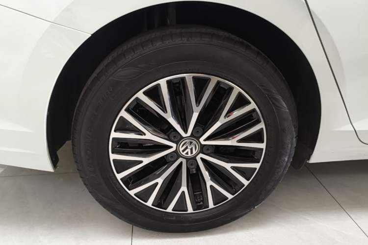 Used Volkswagen Sagitar 2020 200TSI DSG Comfort Version China VI Standard Right Rear Wheel Hub