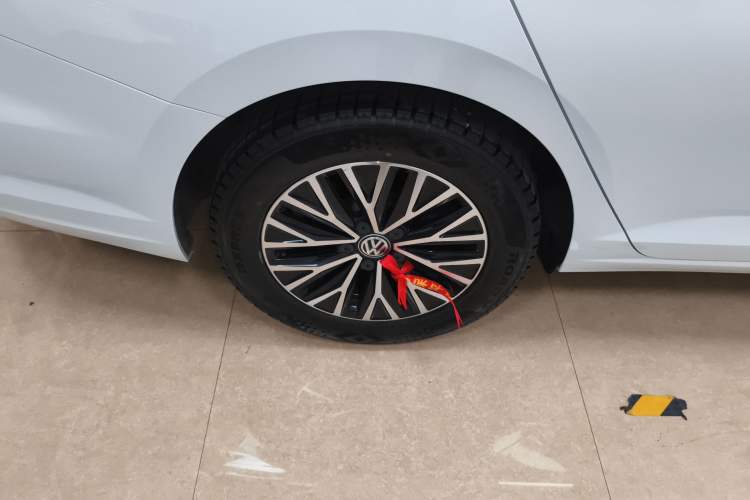 Used Volkswagen Sagitar 2020 280TSI DSG Comfort Version China VI Standard Right Rear Wheel Hub