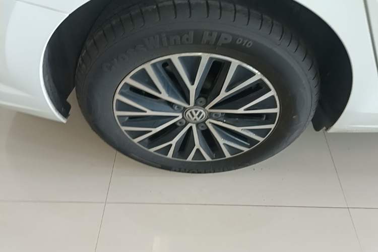 Used Volkswagen Sagitar 2020 280TSI DSG Comfort Version China VI Standard Right Rear Wheel Hub