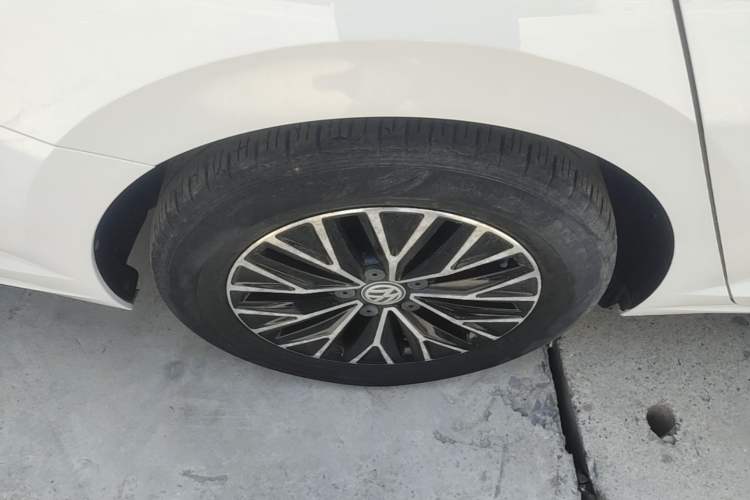 Used Volkswagen Sagitar 2020 200TSI DSG Comfort Version China VI Standard Right Rear Wheel Hub