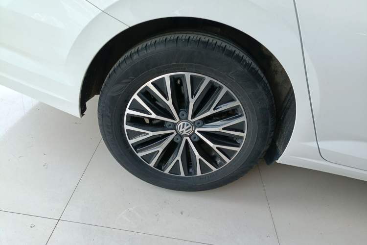 Used Volkswagen Sagitar 2020 200TSI DSG Comfort Version China VI Standard Right Rear Wheel Hub