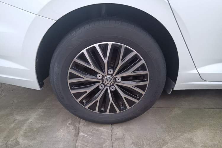Used Volkswagen Sagitar 2020 280TSI DSG Comfort Version China VI Standard Right Rear Wheel Hub