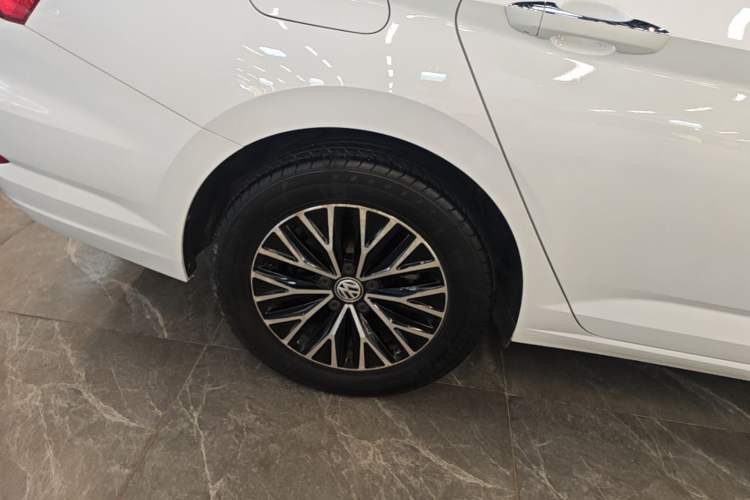 Used Volkswagen Sagitar 2020 280TSI DSG Comfort Version China VI Standard Right Rear Wheel Hub