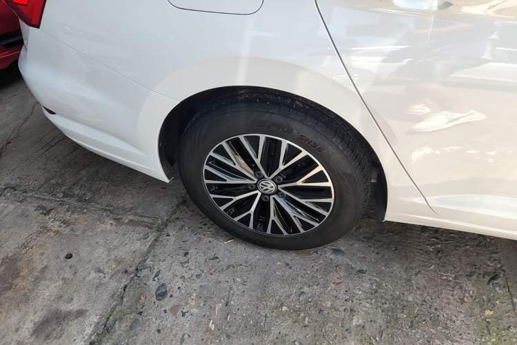 Used Volkswagen Sagitar 2020 280TSI DSG Comfort Version China VI Standard Right Rear Wheel Hub
