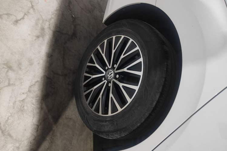 Used Volkswagen Sagitar 2020 280TSI DSG Comfort Version China VI Standard Right Rear Wheel Hub