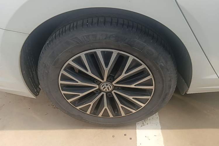 Used Volkswagen Sagitar 2020 280TSI DSG Comfort Version China VI Standard Right Rear Wheel Hub