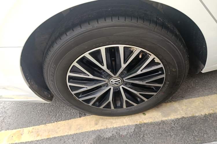 Used Volkswagen Sagitar 2020 280TSI DSG Comfort Version China VI Standard Right Rear Wheel Hub