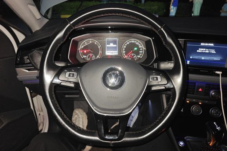 Used Volkswagen Sagitar 2020 200TSI DSG Comfort Version China VI Standard Steering Wheel