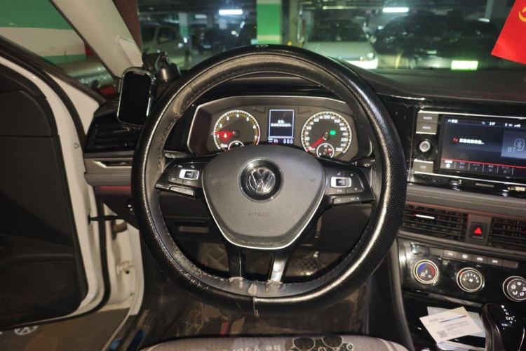Used Volkswagen Sagitar 2020 200TSI DSG Comfort Version China VI Standard Steering Wheel