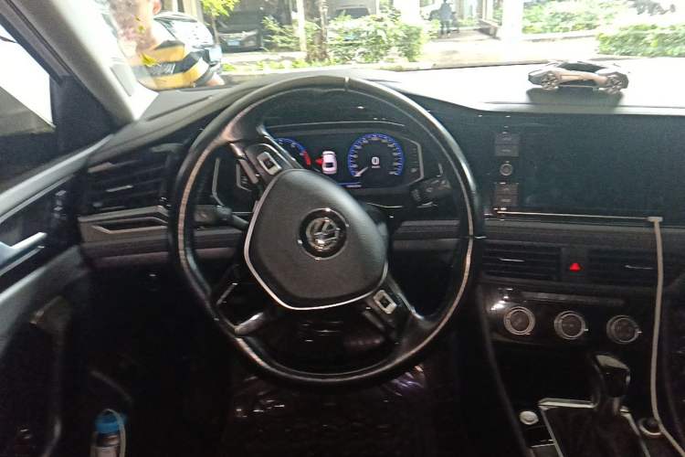 Used Volkswagen Sagitar 2020 200TSI DSG Comfort Version China VI Standard Steering Wheel
