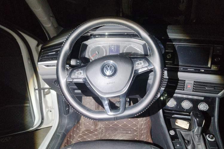 Used Volkswagen Sagitar 2020 200TSI DSG Comfort Version China VI Standard Steering Wheel
