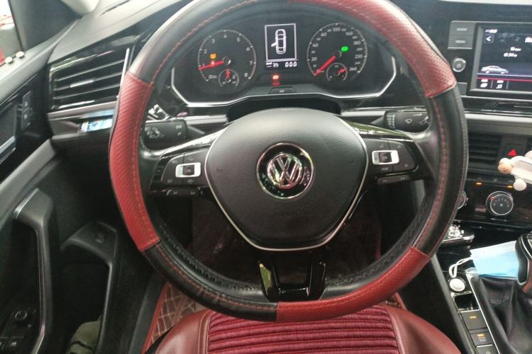 Used Volkswagen Sagitar 2020 200TSI DSG Comfort Version China VI Standard Steering Wheel