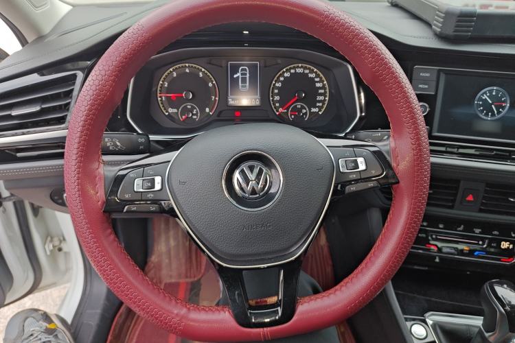 Used Volkswagen Sagitar 2020 280TSI DSG Luxury Version China VI Standard Steering Wheel